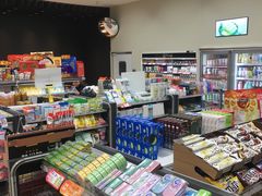 零售区-全家便利店(江湾镇站店)