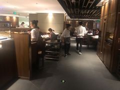 大堂-海底捞火锅鲜切牛肉主题店(长寿路店)
