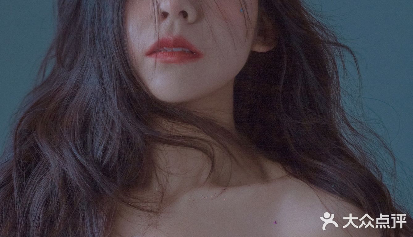 颂·唯一的明星艺术婚纱摄影，完成我的公主梦。
