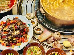 -阿山卓·野生菌火锅·纳西火塘烤肉