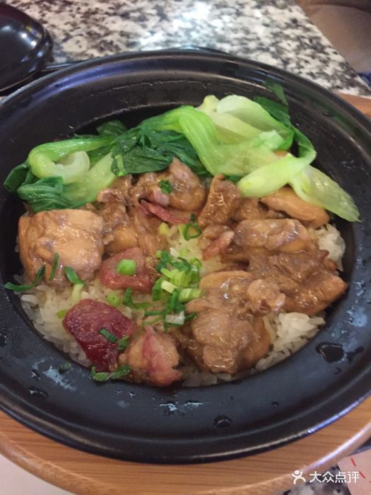 腊肠滑鸡煲仔饭