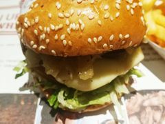 -The Habit Burger Grill 哈比特汉堡(爱琴海店)