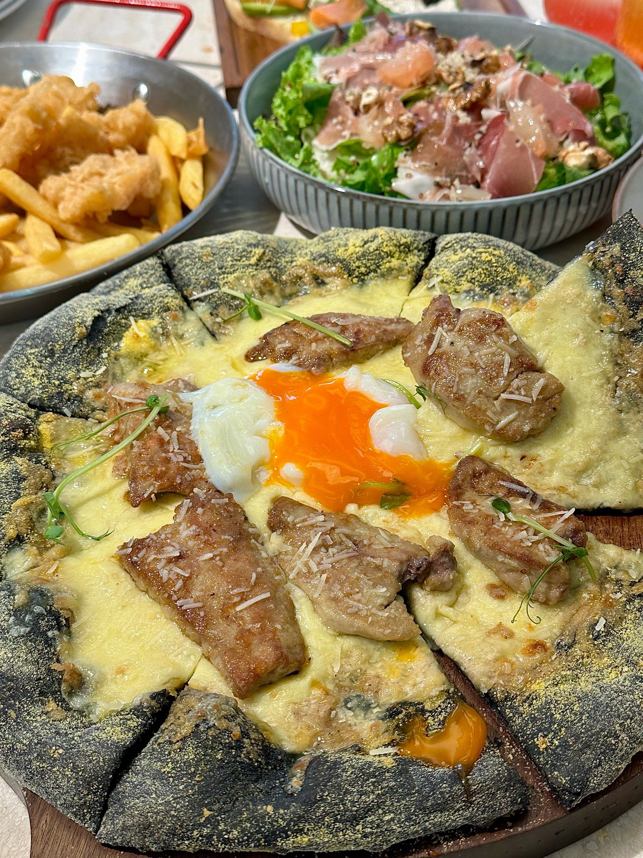 青岛这个鹅肝披萨好绝!路过一定要吃!