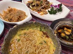 -香巴拉云南餐厅(华莱坞店)