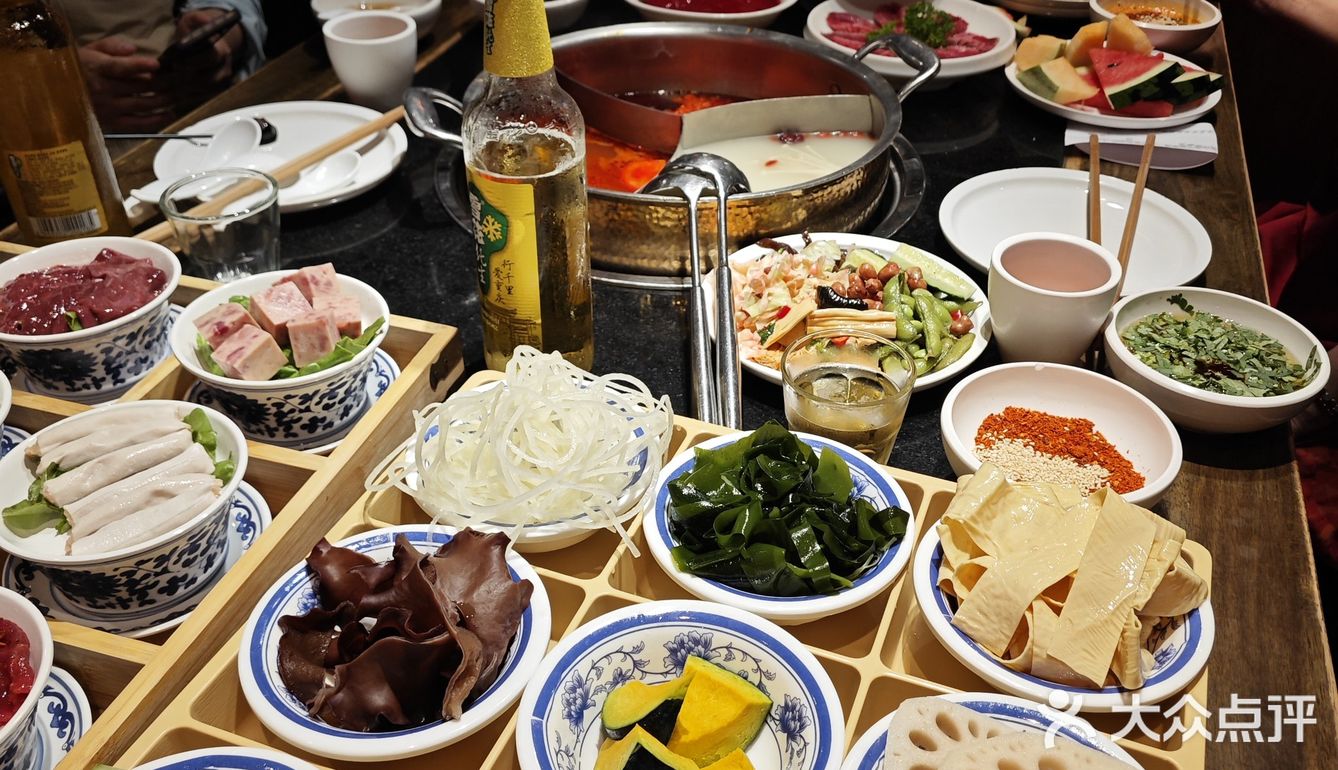 吃火锅啦,有谁不来?