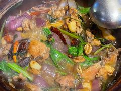 油麦菜-胡须佬鸡煲四季火锅(海雅缤纷城店)