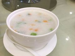 红萝卜芥菜咸骨粥-龙禧渔村酒楼