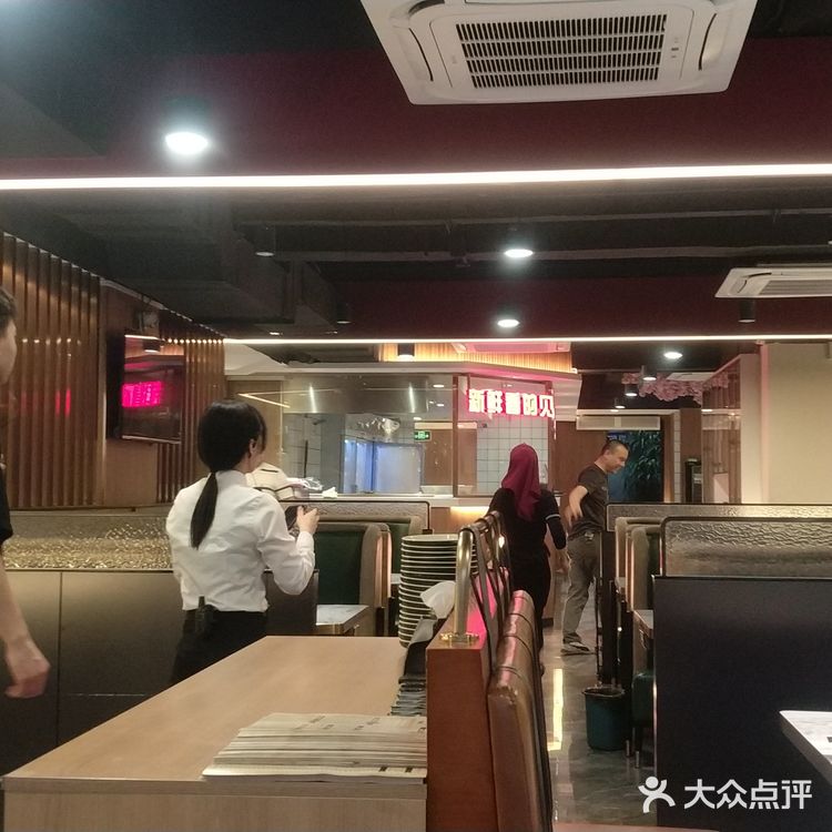 国际友人特别多的烤肉火锅早茶店