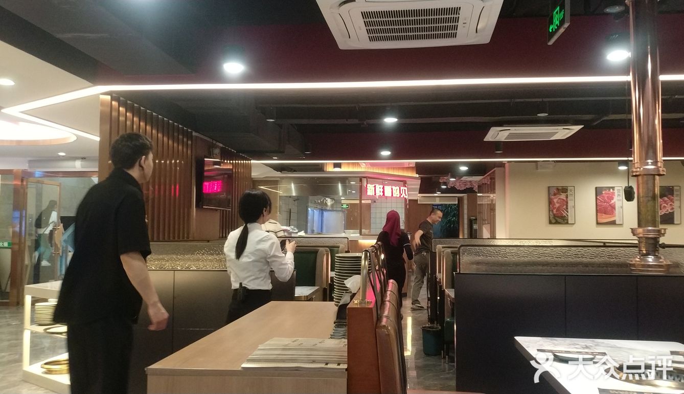 国际友人特别多的烤肉火锅早茶店
