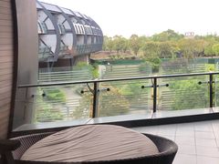 -上海滴水湖皇冠假日酒店