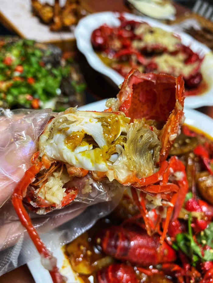 甜夜龙虾烧烤-"又到了吃小龙虾的季节,朋友圈已经沦陷在小.
