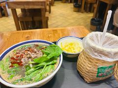 -云阿蛮云南生烫牛肉米线(奉贤路店)