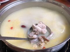 小锅猪肚鸡汤-人民公社大食堂(谷埠街总店)