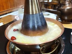 -果松木炭酸菜铜火锅·外婆参鸡汤