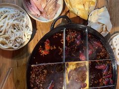 -白乐天毛肚火锅馆(解放碑店)