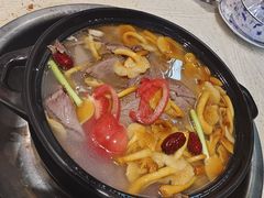 -九寨沟特色牦牛肉汤锅