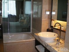 -上海龙之梦万丽酒店