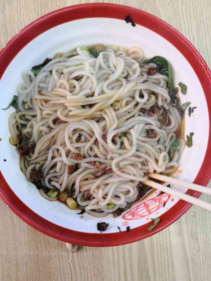 卤小仙·新式热卤粉面-"地下美食城里面吃的东西还是比较多的,他们.