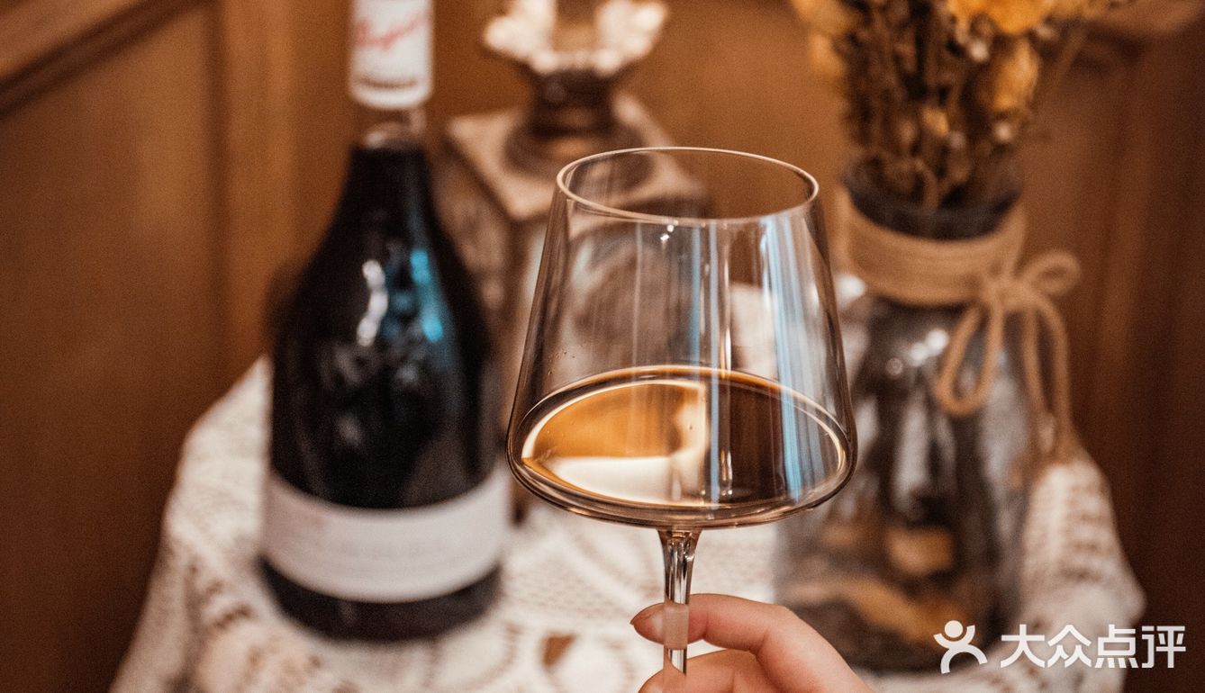 新年小酌，闺蜜就是要一起奔富