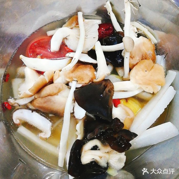 云中鱼云南蒸汽石锅鱼(浦东食品城店)云南菌菇锅图片