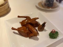 脆皮乳鸽-利苑酒家(合景国际金融广场店)