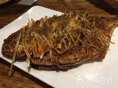 烤鲳鱼-白氏兄弟烧烤(中赢广场店)
