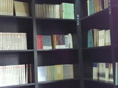 -钟书阁(松江泰晤士小镇店)