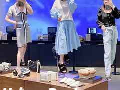 -URBAN REVIVO(上海中庚漫游城店)