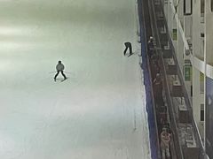 -乔波室内滑雪场