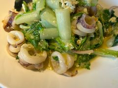 笔管鱼小白菜-开海·红岛海鲜虾水饺(石老人店)