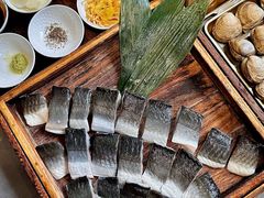 -围炉肉舍•炭烤活鳗•丹东海鲜烤肉(步行街店)