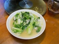 -临江餐馆二楼美食部落