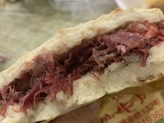 腊牛肉夹馍-杨天玉腊牛羊肉店