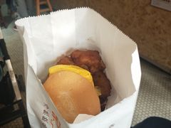 猪扒厚蛋包-世记咖啡(氹仔外卖店)