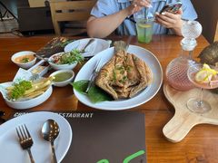 -Chom Cafe and Restaurant