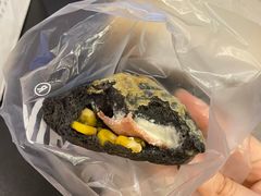 培根玉米沙拉墨鱼汁面包-BreadTalk面包新语·烘焙蛋糕(琶洲保利广场店)