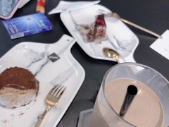 -UNI UNI(环亚凯瑟琳店)