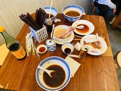 -沪西老弄堂面馆(定西路店)