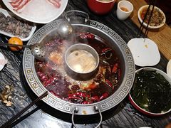 -杨肥肠火锅大排档(火车站花园店)