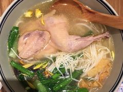 -刀小蛮半只鸡过桥米线(家乐福四元桥店)