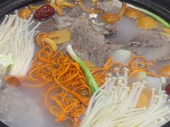 -九寨沟特色牦牛肉汤锅
