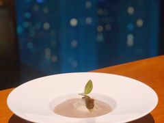 香浓牛肝菌汤配松露和香葱芝士饺-沈阳君悦酒店·意坊意大利餐厅