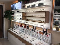 -视野联行眼镜·蔡司授权店(长白万象汇店)