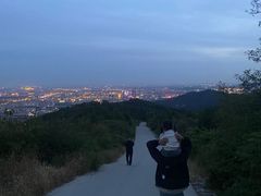 -鬼笑石后山停车场
