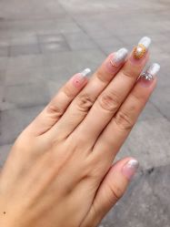 -逸日式美甲美睫工作室