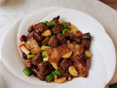 藤椒烧猪两样-天天渔港(杏林街店)