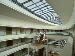 -上海滴水湖皇冠假日酒店