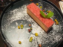 经典红丝绒芝士-YUE·6·西式融合餐厅(外滩六号店)