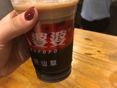 奶茶味燒仙草-八婆婆烧仙草(曾厝垵店)