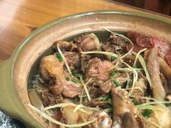 鸽仔腊味煲仔饭-崖口煲仔饭